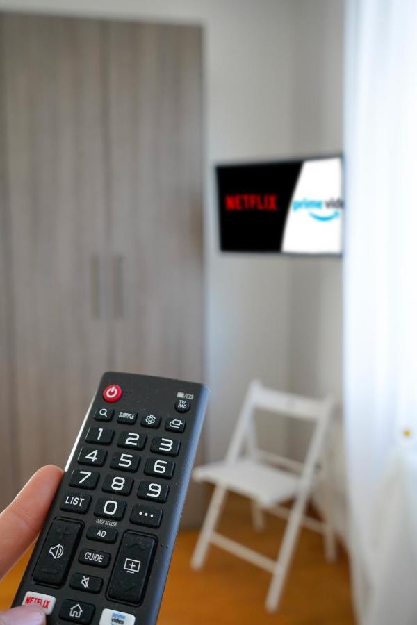 10 Min From The Airport-wifi-free Parking Samarate