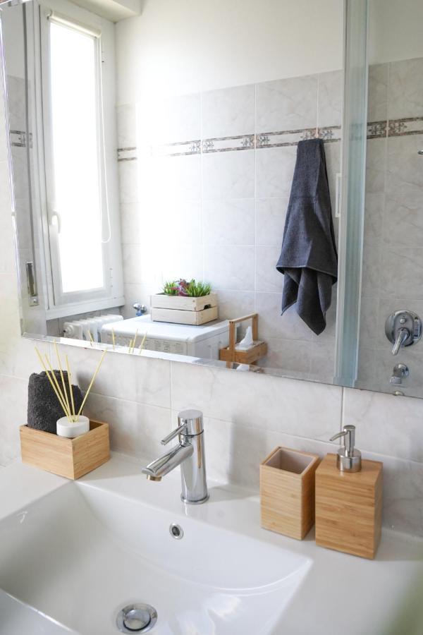 10 Min From The Airport-wifi-free Parking